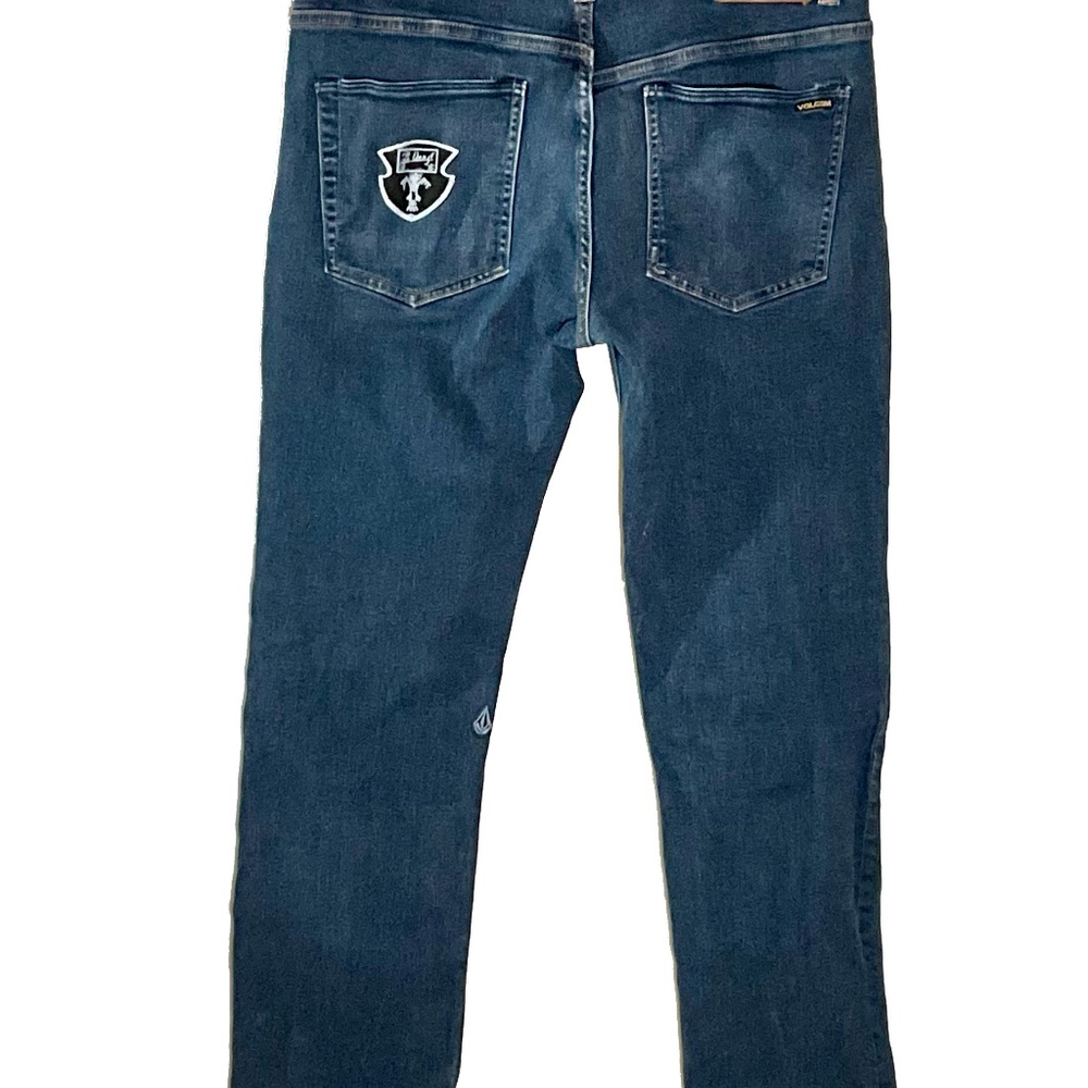 Volcom jeans straight leg blue jean and refined simplicity on denim. - Picture 5 of 6